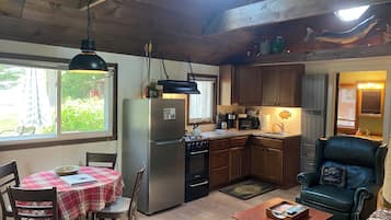 雪櫃、微波爐、焗爐、爐具