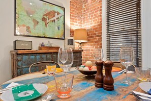 Dining - Exceptional and artful, modern Victorian. Very centrally located. Dog friendly! (Denver)
