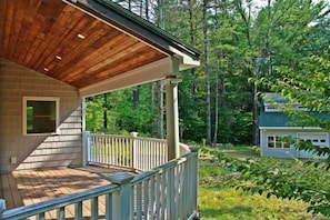 Terrace/patio - 4 Bed Gunstock Acres Property Minutes from Gunstock Mountain & Lake Winnipesauke (Gilford)