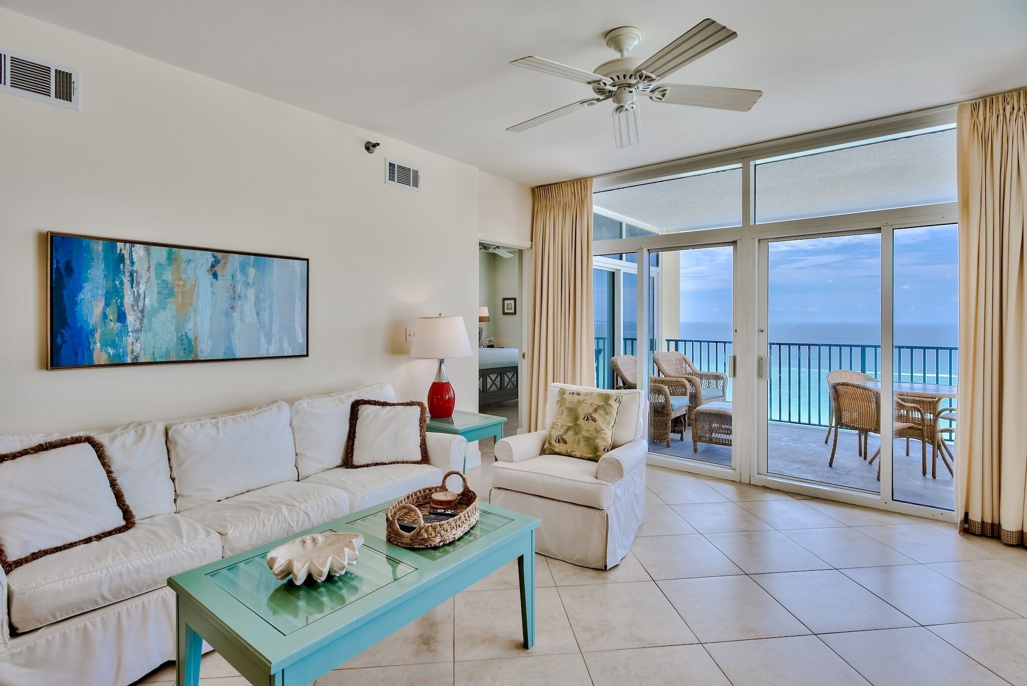 Beachfront sunset view! Newly updated-perfect for families-free chairs/umbrella!