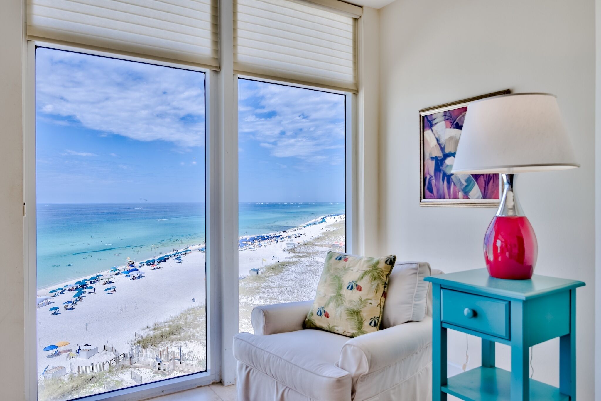 Beachfront sunset view! Newly updated-perfect for families-free chairs/umbrella!
