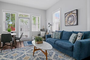 TV, video games, offices - Rooftop Porch In 3-story Home, Two Blocks To King (Charleston)