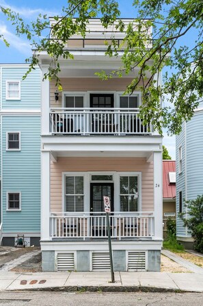 Exterior - Rooftop Porch In 3-story Home, Two Blocks To King (Charleston)