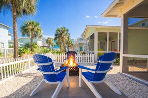 Property grounds - Bach Porch | Porch Vibes | Coastal Escape! (Port Aransas)
