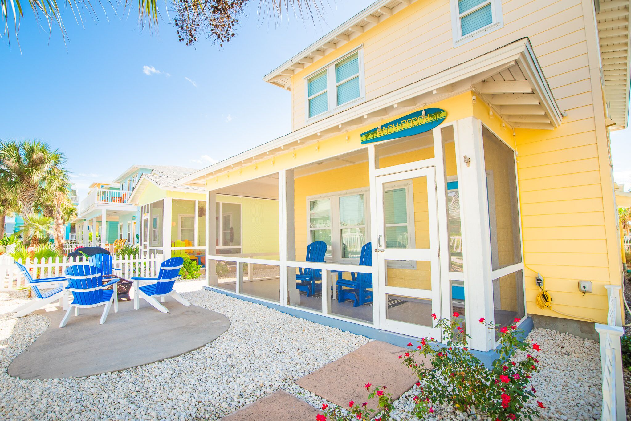 Screened in Back Porch! Book nook! Colorful & Lots of outdoor seating!