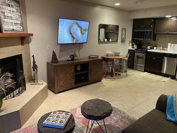 スマートテレビ、暖炉