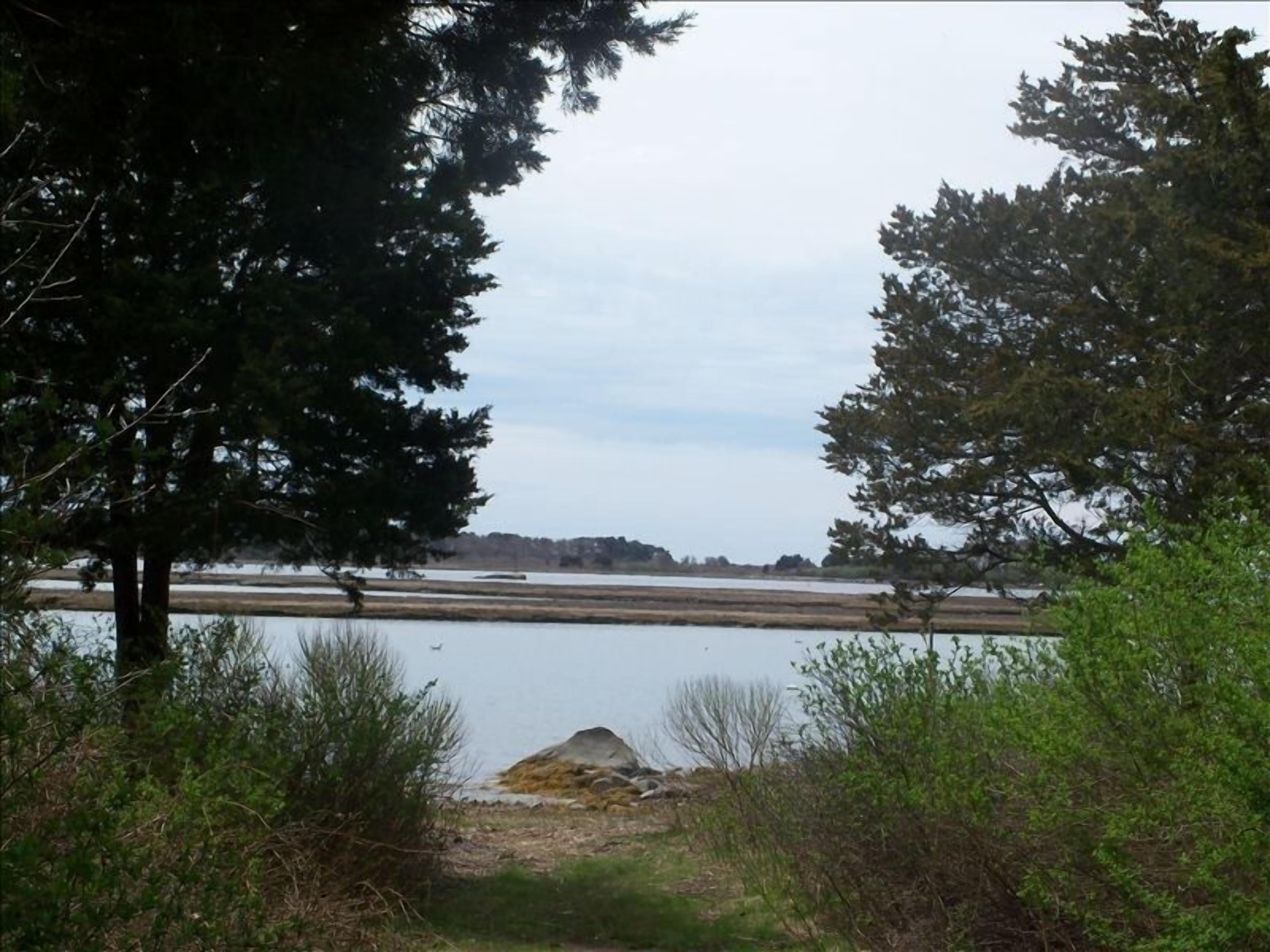 Walk to the Westport River