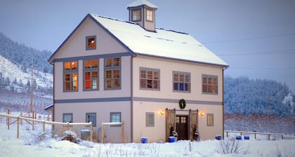 Uusi navetta-tyylinen koti, vuoristomaisemat, 2 mailia Leavenworthiin