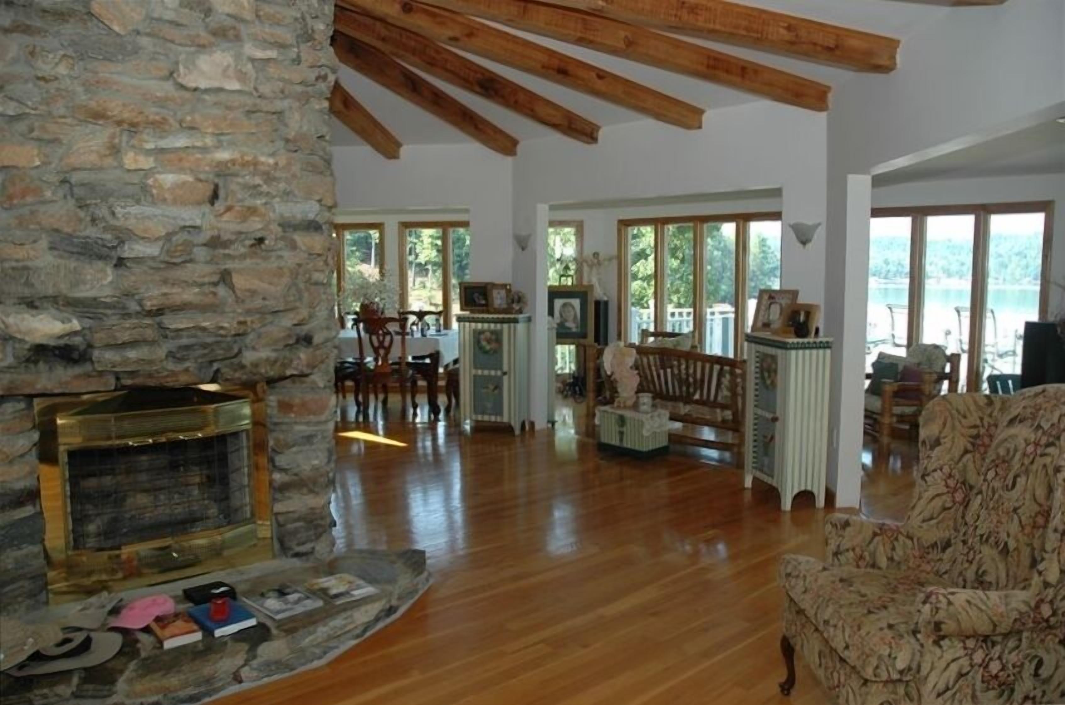 Beautiful Water Front House at Lake James North Carolina, Nebo, NC