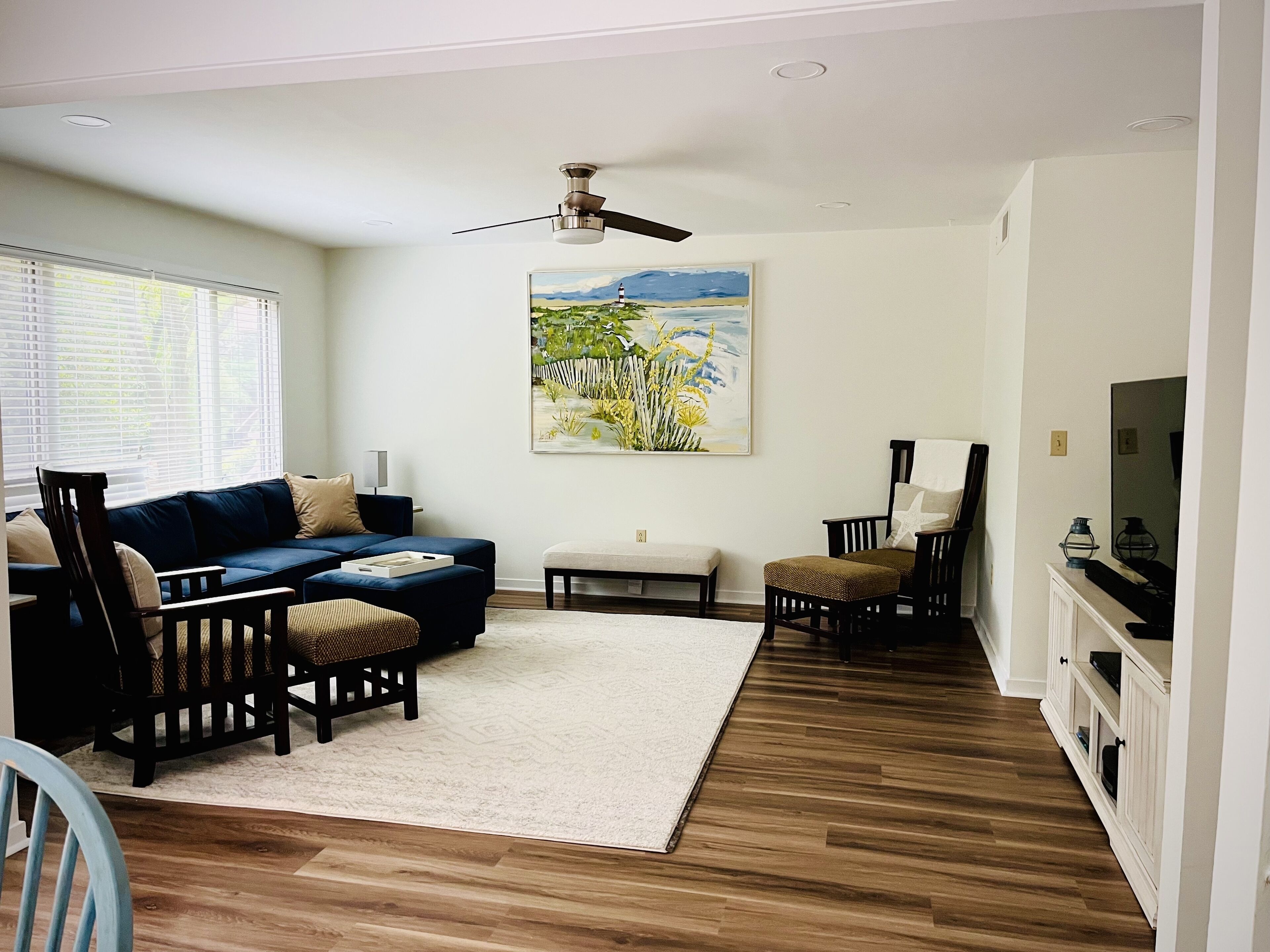 So close to the beach! Beautifully renovated villa 3BD 3BA. Fairway Oaks W Beach