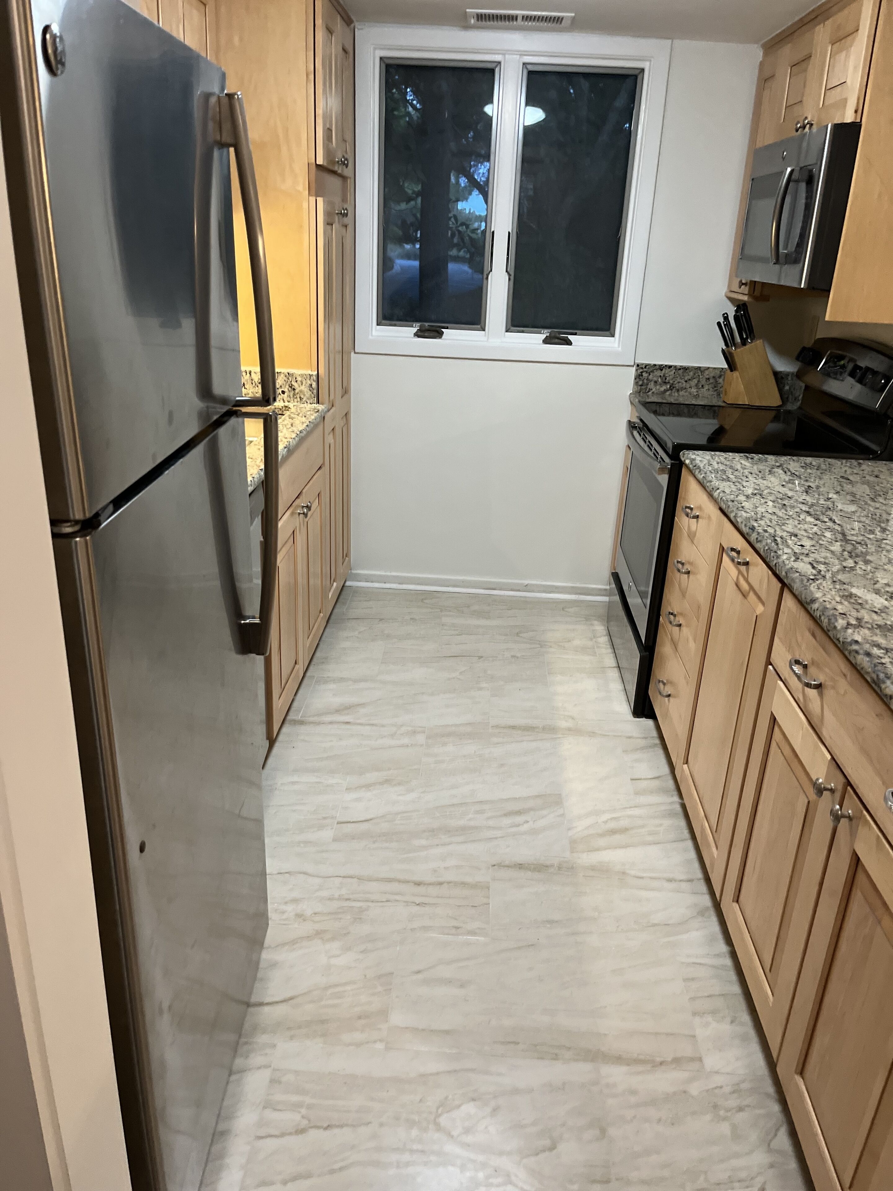 So close to the beach! Beautifully renovated villa 3BD 3BA. Fairway Oaks W Beach