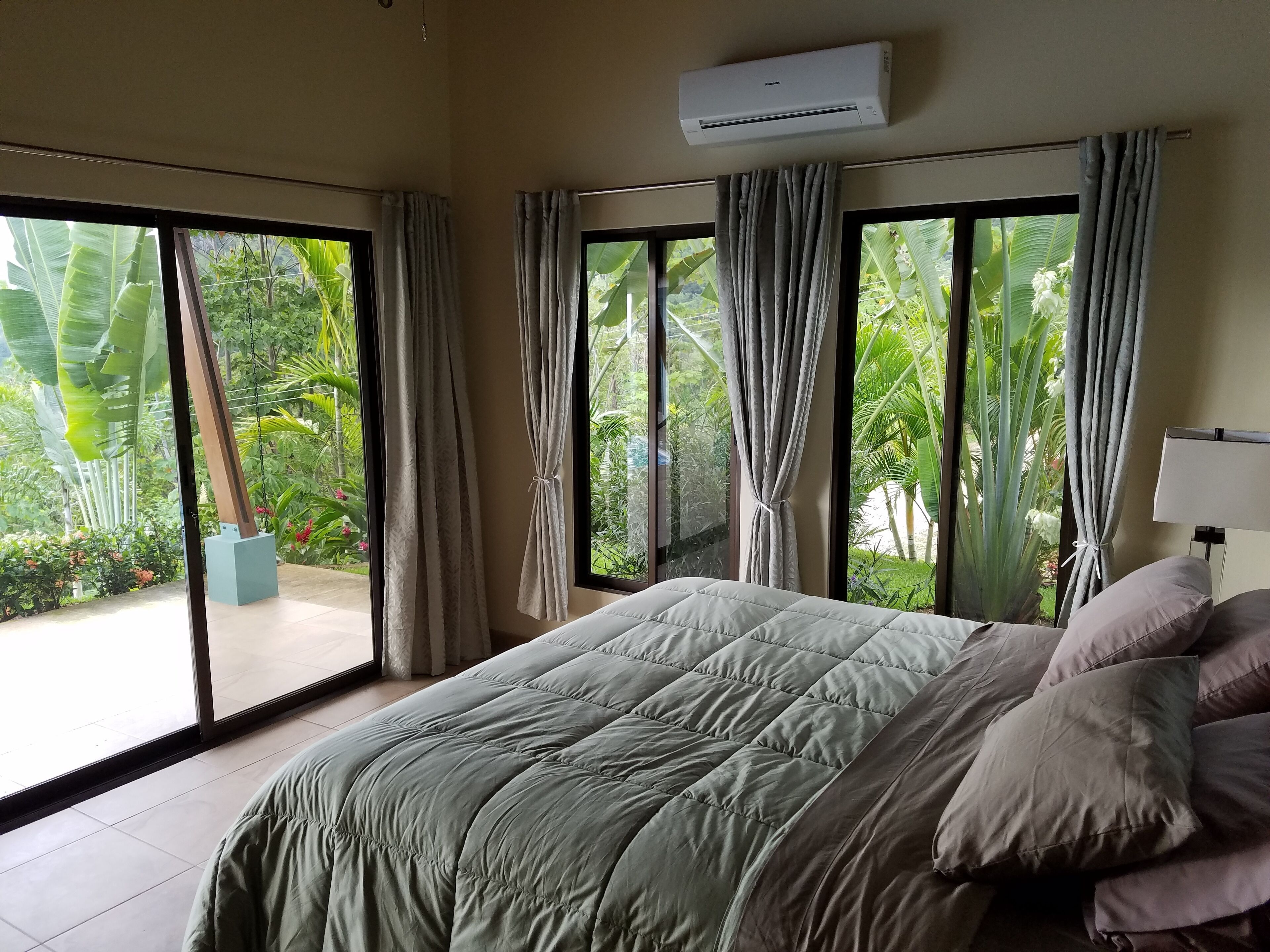 3 多间卧室、熨斗/熨衣板、WiFi、床单