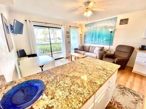 TV - Oceanfront 1st Floor Condo!! Community Pool & Fishing Pier! Iin the Heart of IOP! (Isle of Palms)