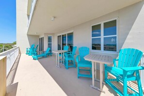 Outdoor dining - Ariel Dunes II 501 - Incredible Condo and Views with Multiple Balconies! (Miramar Beach)