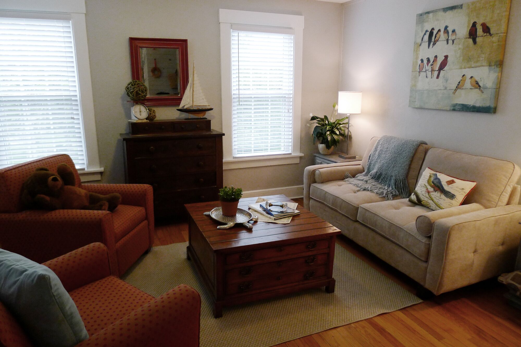 Stay Above Our Antique Shop In The Ridgeview Suite @ Stony Creek Depot