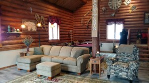 Game room - Jade Pines, Plenty of entertainment, Pinball, Shuffle Bowl, Darts, Outdoor Sauna (Custer)