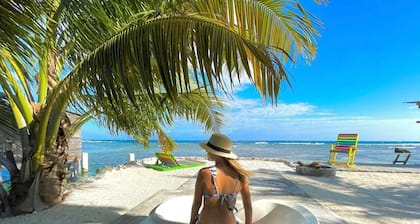 Casa Colorada est situé sur sa propre petite ßle