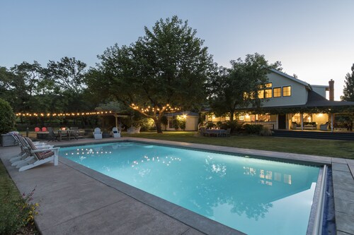 Wine Country Estate: Year-round Pool, Spa, Bocce, Exceptional Private Location