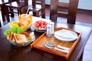 Free daily continental breakfast