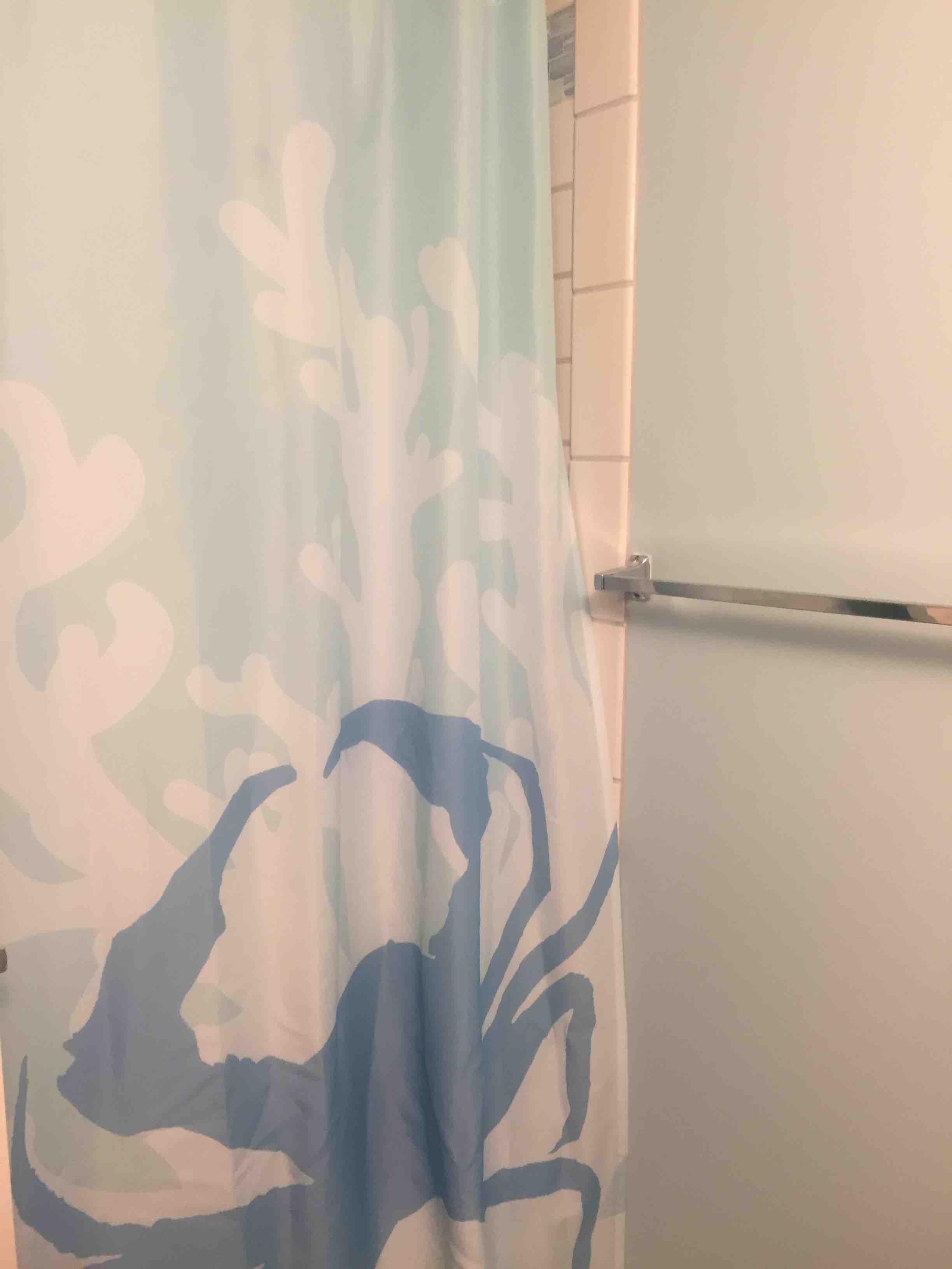 Ensemble douche/baignoire, sèche-cheveux