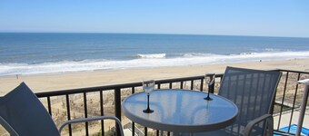It's all about the View - 2 Bedroom , 2 Bath oceanfront