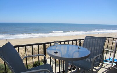 It's all about the View - 2 Bedroom , 2 Bath oceanfront