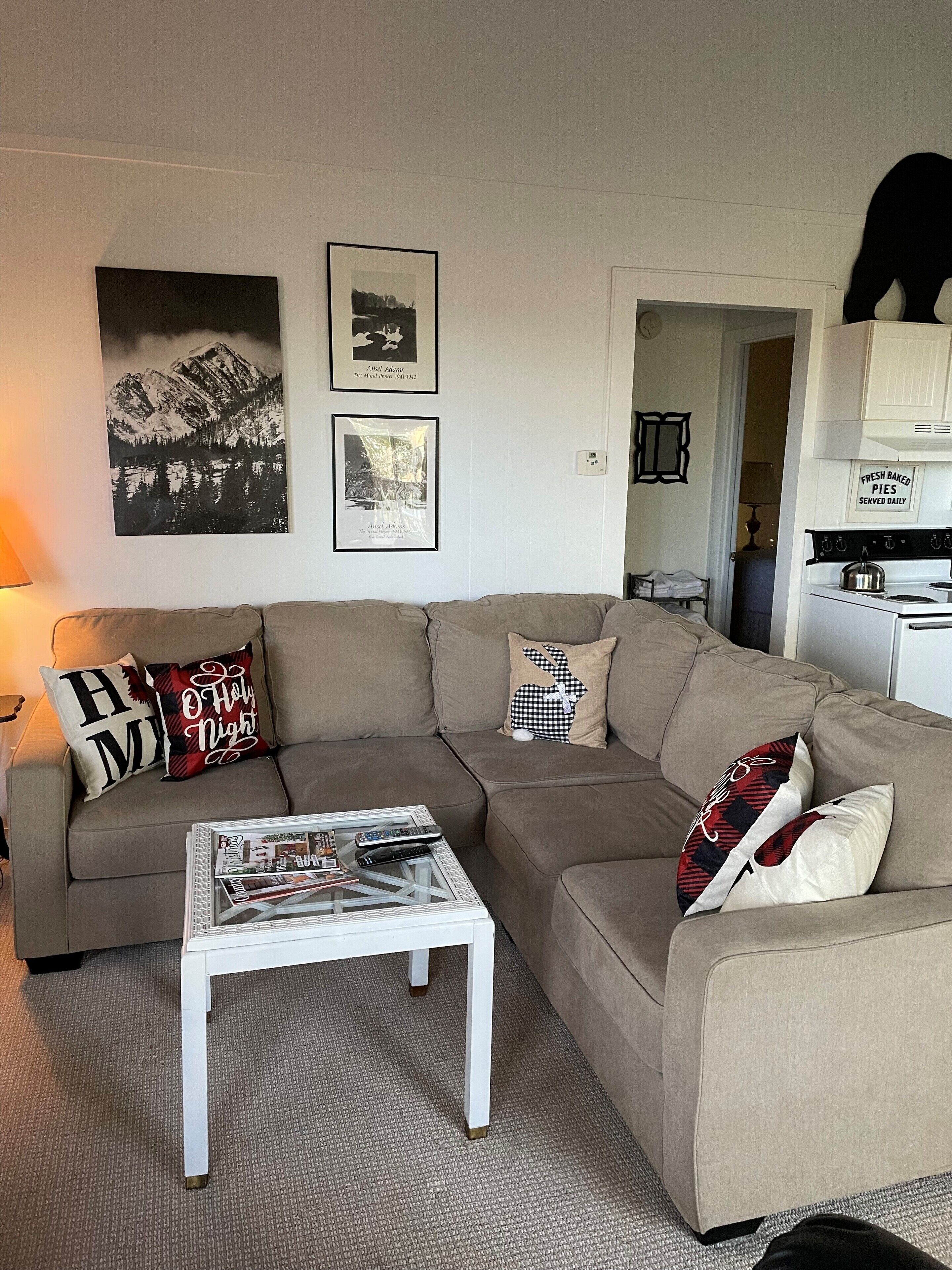 COOL SUMMER GET-AWAY! AMAZING IN THE FALL!