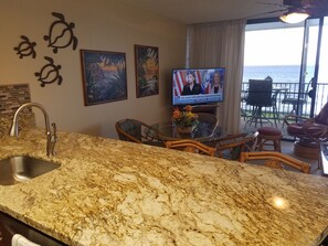 Interior - True oceanfront L204 w/180° amazing views now thru 2025 at low rates from 225. (Lahaina)