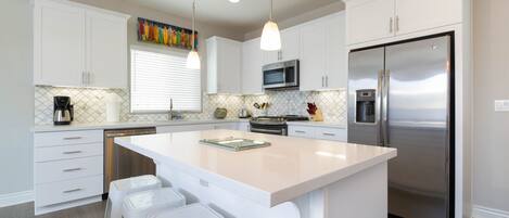 Ugn, spishäll, kaffe- och tebryggare och matberedare