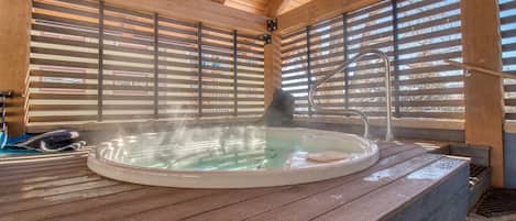 室内 SPA 浴缸