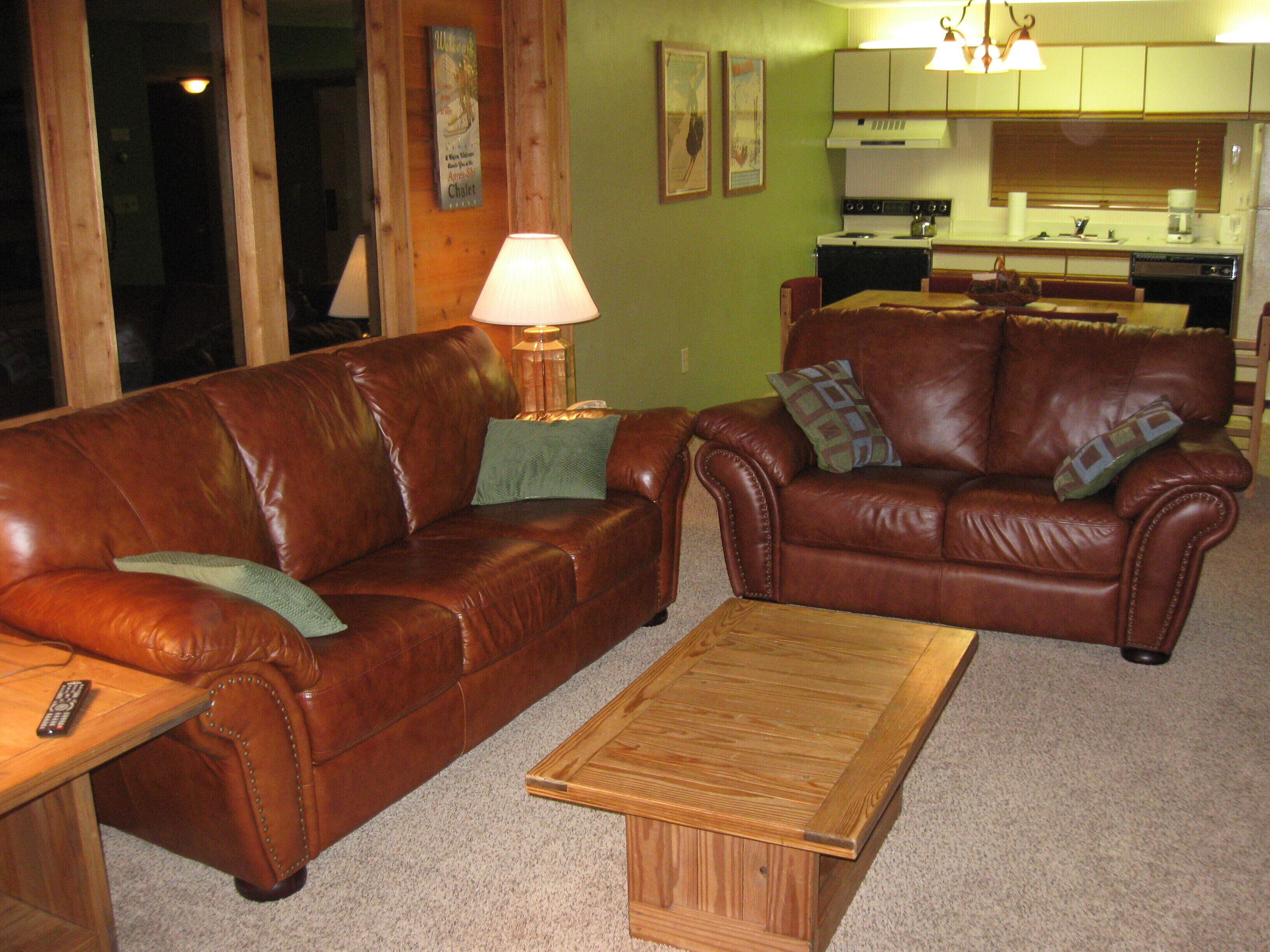 Ski- In, Ski- Out, Ground Floor, Wi-Fi , lounge with hot tub, sauna & fireplace