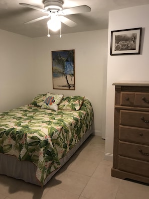 1 bedroom, in-room safe, WiFi, bed sheets - Bungalow across the street from the Pithlachascotee River (Port Richey)