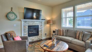 TV, fireplace, DVD player