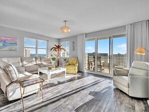 TV - Ariel Dunes II 1301 - Beautiful spacious, beach condo, just steps to the Gulf (Miramar Beach)