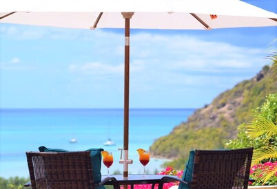 HIGH DEMAND. POOL, WALK TO BEACH, PANORAMIC SEA VIEWS, OVERLOOKS JOLLY HARBOUR