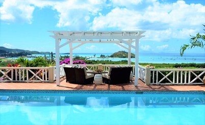 HOLIDAY DISCOUNTS! PANORAMIC SEA VIEWS! LUXURY, POOL, OVERLOOKS JOLLY HARBOUR.
