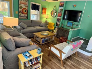 Smart TV, reproductor de DVD, libros