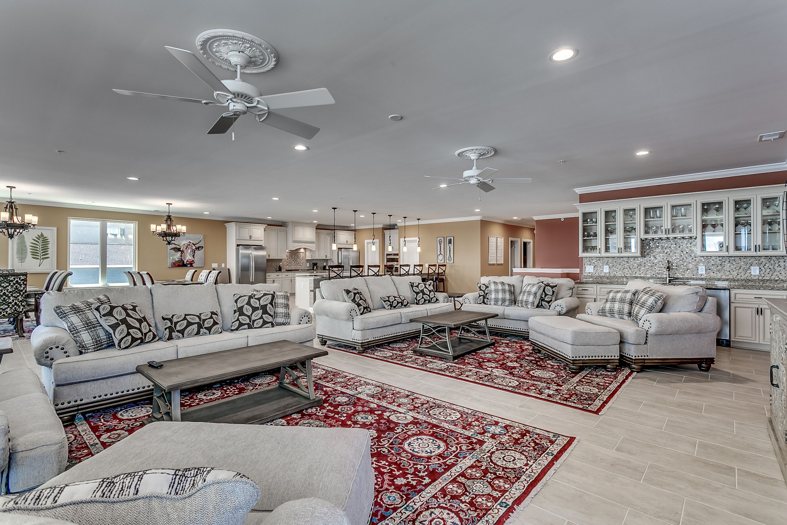 Oceanfront Home with Beautiful Top Floor Living Space - Sleeps 26! 8BR/8.5BA