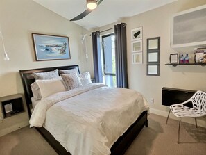 2 bedrooms, desk, iron/ironing board, free WiFi - Rooftop Retreat-modern townhome in the heart of LoHi- roof deck-walk everywhere! (Denver)