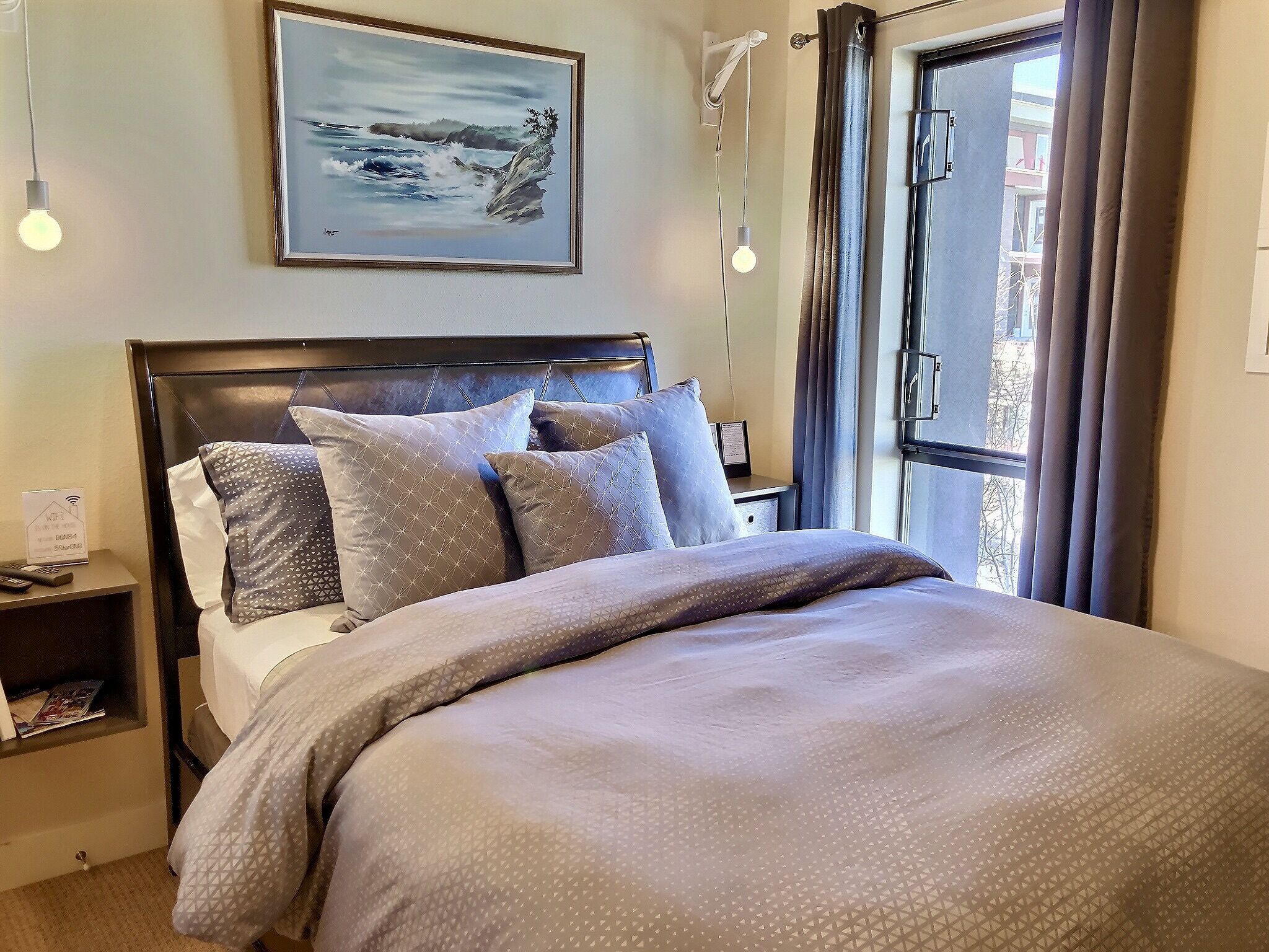 Rooftop Retreat-modern townhome in the heart of LoHi- roof deck-walk everywhere!