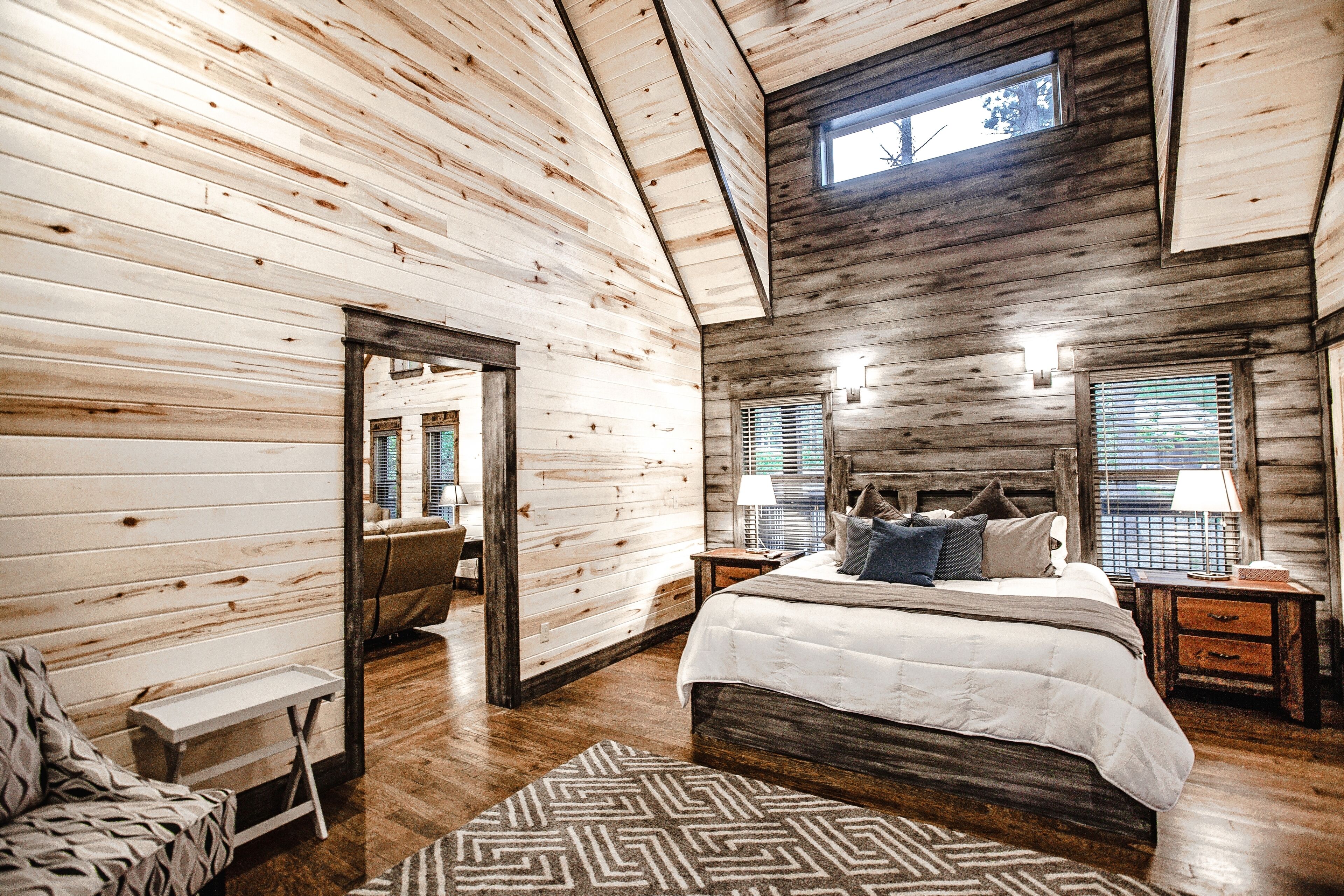 Elegant Couples Cabin, Magnolia Design, 5-Star Amenities