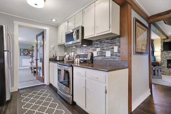 Frigorífic, microones, forn i placa de cuina