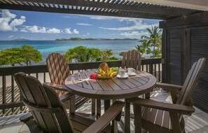 Outdoor dining - RENOVATED, Large 1 BDRM, Luxurious, BEACHFRONT. (St. Thomas)