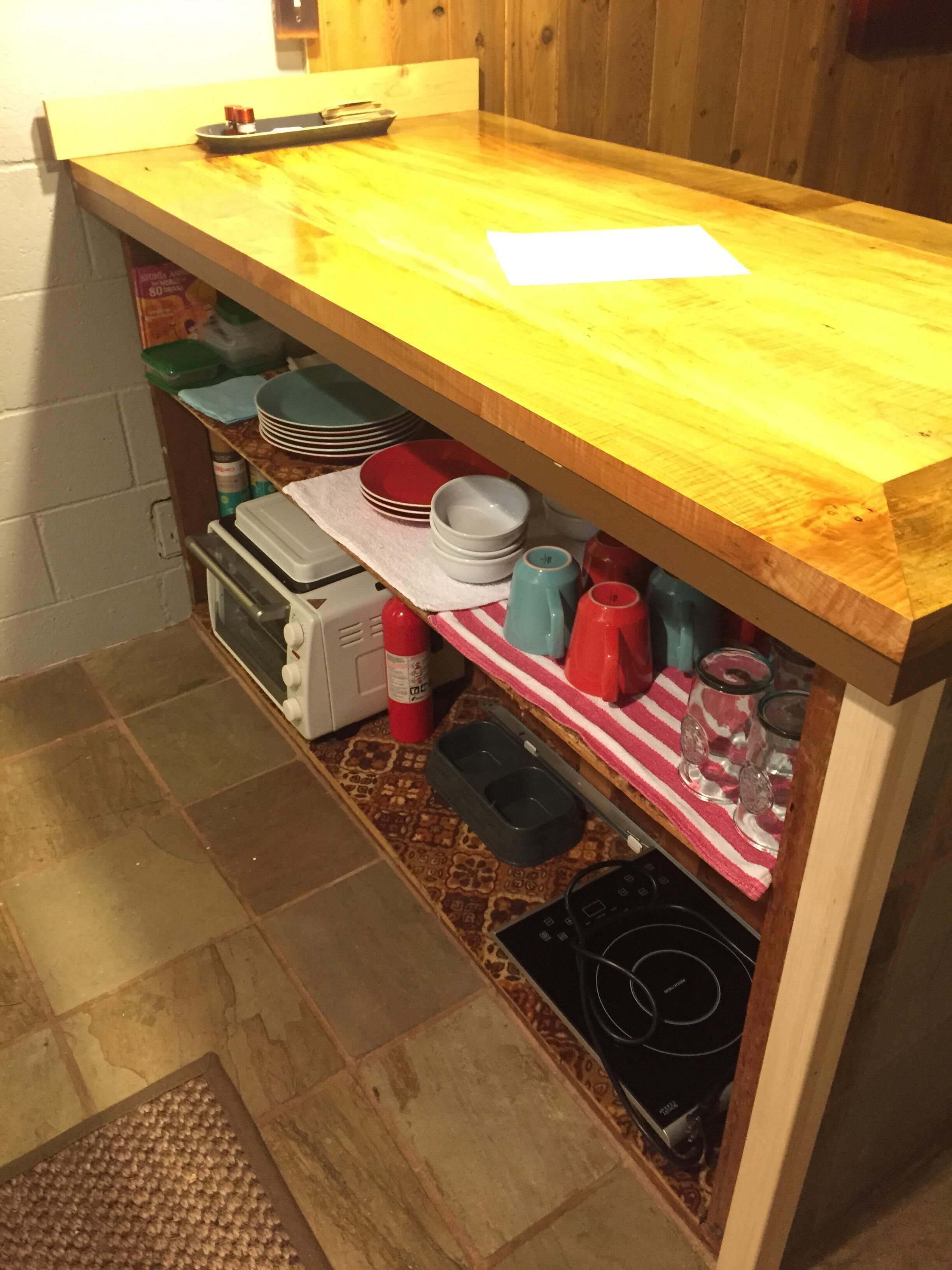 A Spacious And Unique Stay On 5 Beautiful Acres In Town