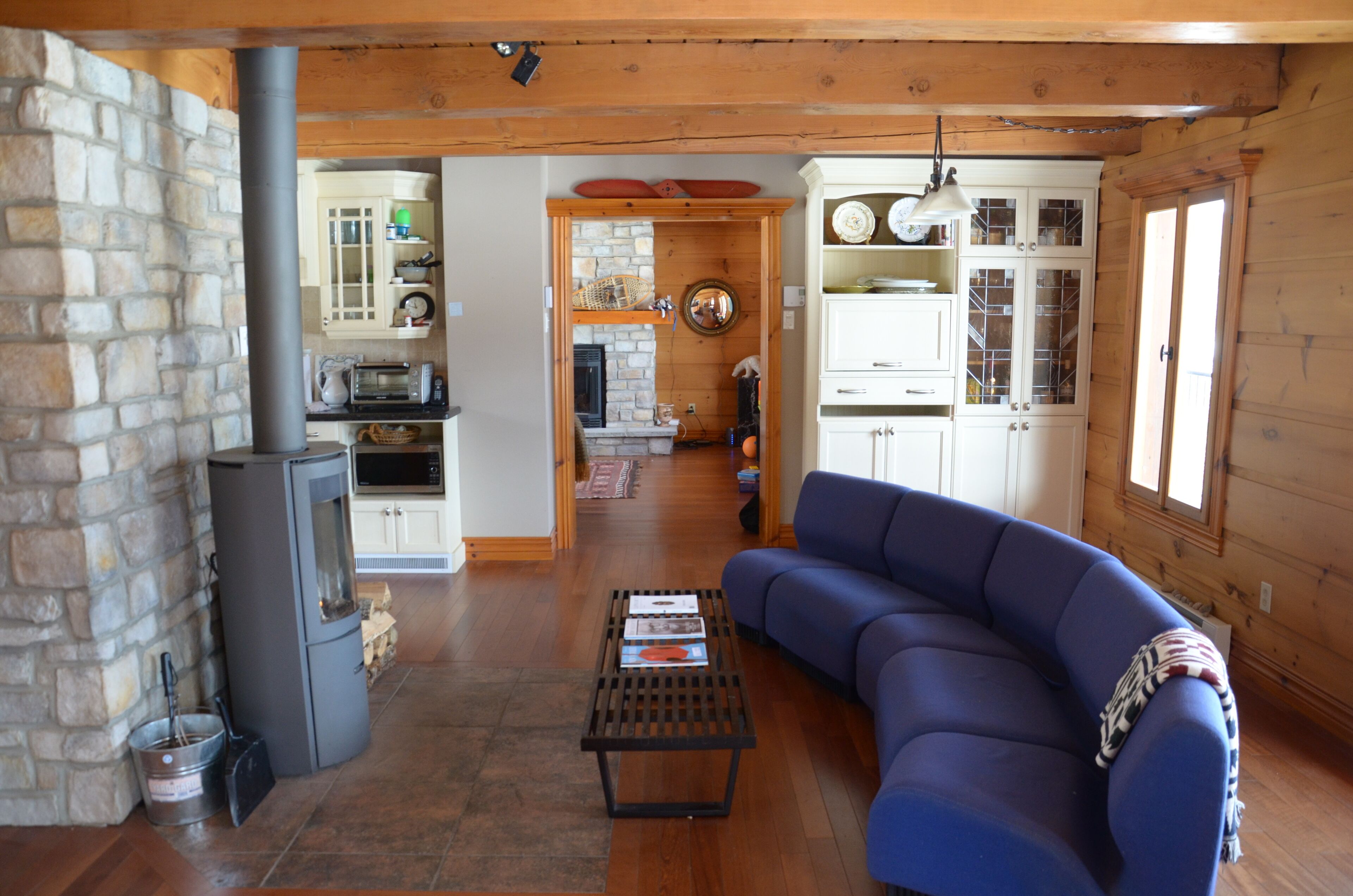 Lakeside Canadian Log Cabin (40 minutes from Mont Tremblant)