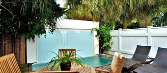 Downtown Retreat - A ++ Location W / Private Heated Pool / Hot Tub