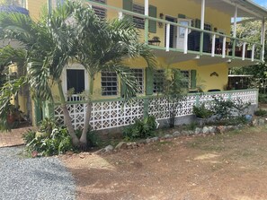 Exterior - Clean, Comfortable and Family Friendly!! (Cruz Bay)