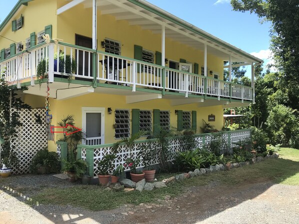 Exterior - Clean, Comfortable and Family Friendly!! (Cruz Bay)