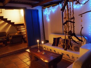 Interior - Front Beach Montezuma (Cobano)