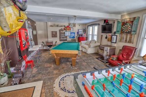Game room - Carley House Too - pet friendly, hot tub, firepit! (Little Valley)